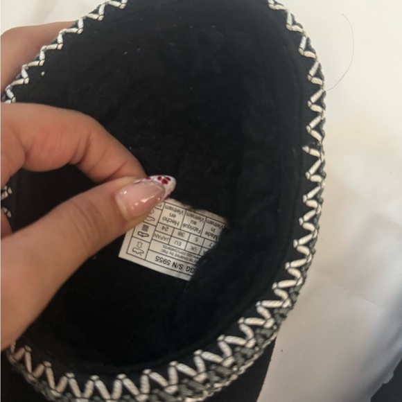 UGG Black Slippers with White Detailing - Picture 8 of 8
